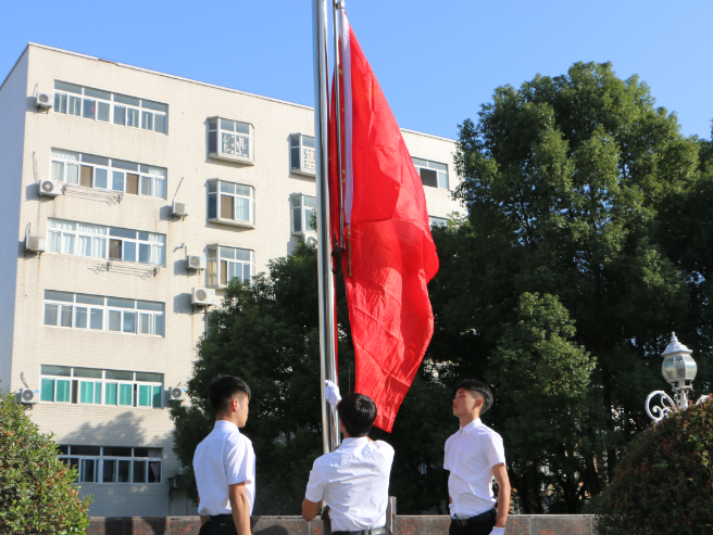 湖北省工业建筑学校第二十六届秋季田径运动会盛大开幕(图5)