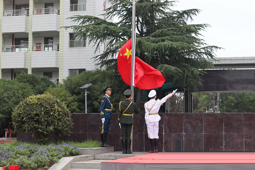 学校举行2024-2025学年优秀学生表彰活动(图1)