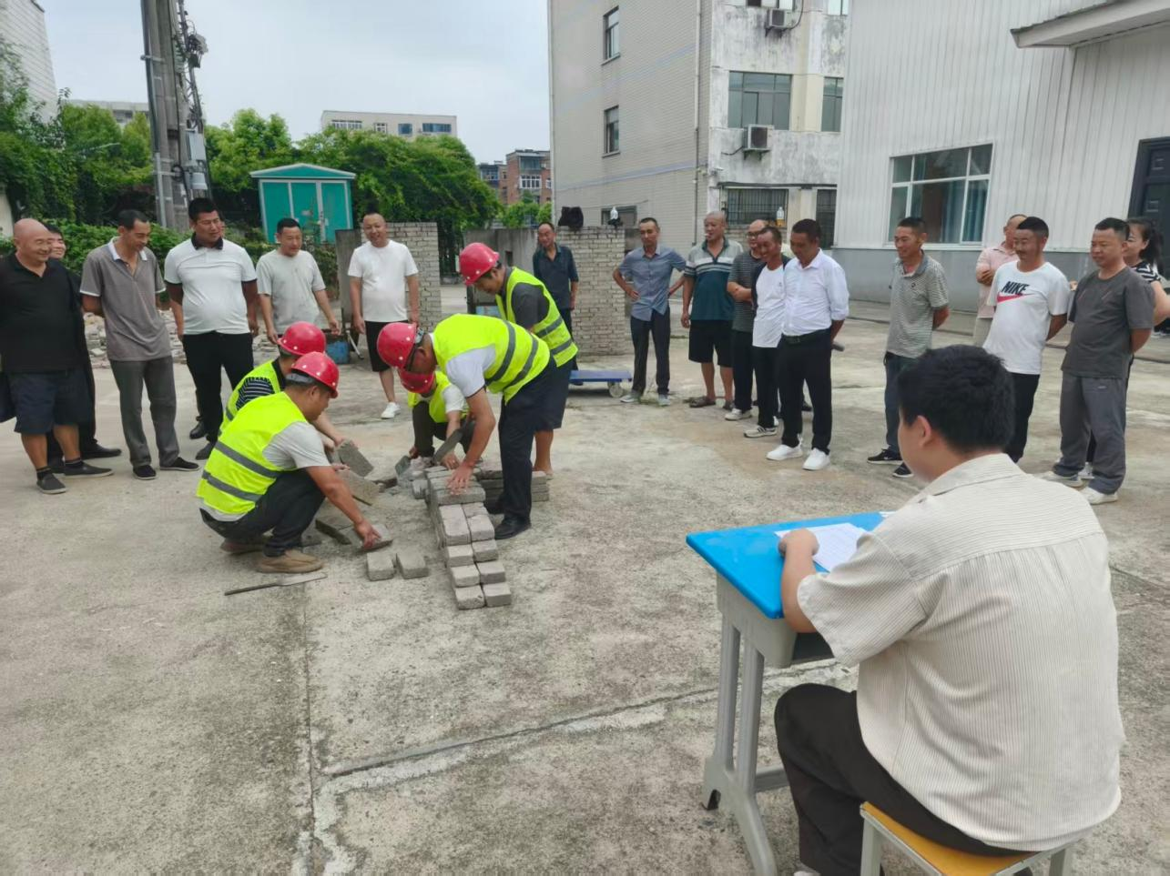 以考促学强本领 匠心赋能助振兴 —— 谷城县乡村建设工匠考试在湖北省工业建筑学校顺利举行(图2)